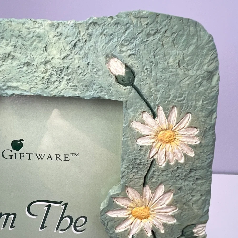 Green Daisy Photo Frame 4x6 Resin Floral Cottagecore Vintage